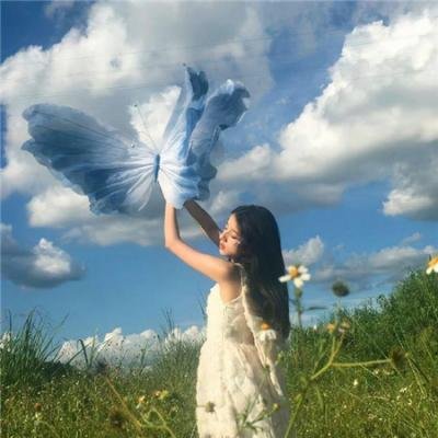 机场直击：顶流女星绯闻澄清适得其反，一个月最新进展